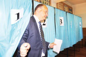  Ovidiu Donţu