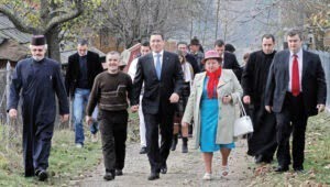Victor Ponta, la Pîrteştii de Sus, localitate în care a copilărit