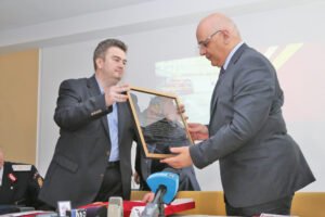 Cătălin Nechifor,  Raed Arafat