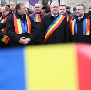 Flutur, Lungu şi Balan. 