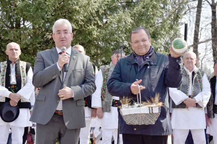 lungu-flutur-cos-ou-centru