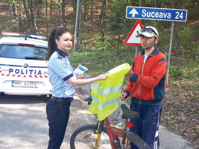 politista-vesta-reflectoriz