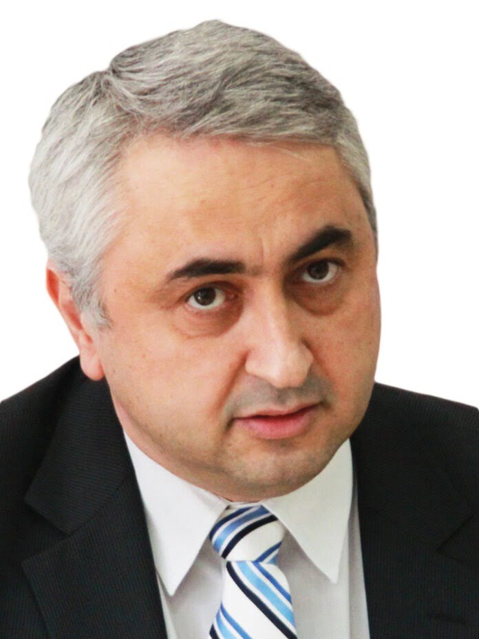 valentin-popa-alb