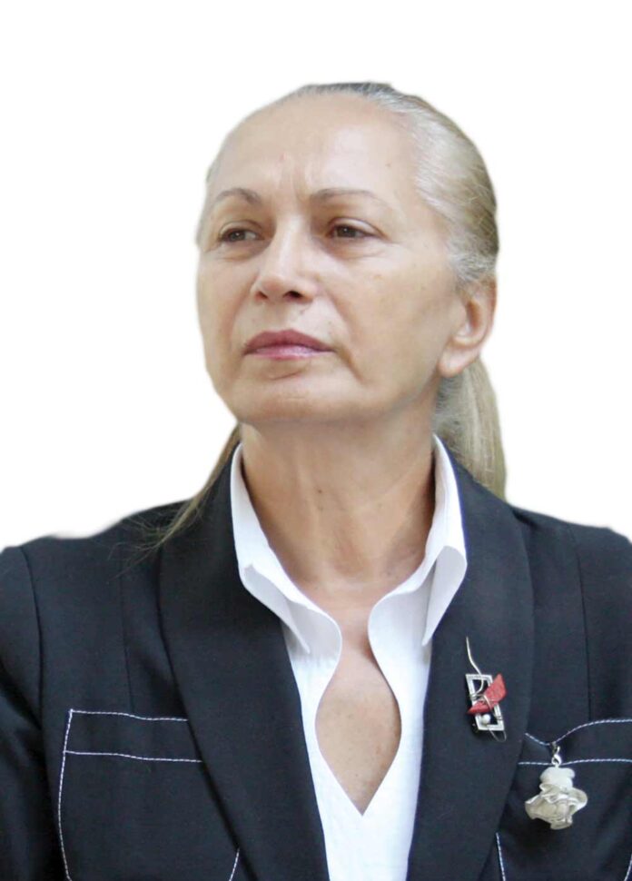 doina-elena-ganea-alb