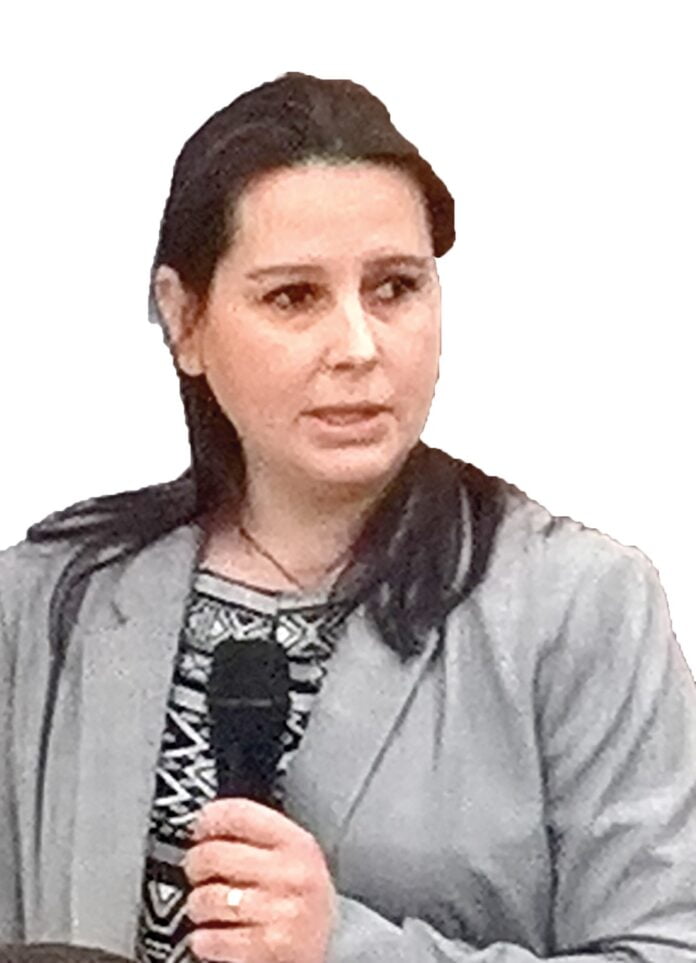 mihaela-mihai-microfon