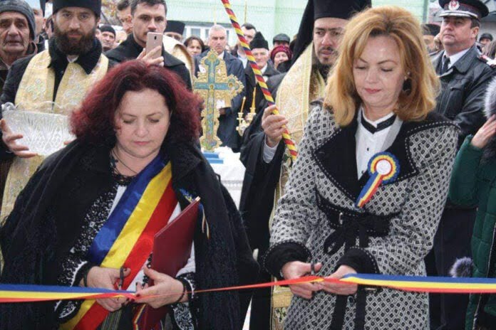 violeta taran mirela adomnicai