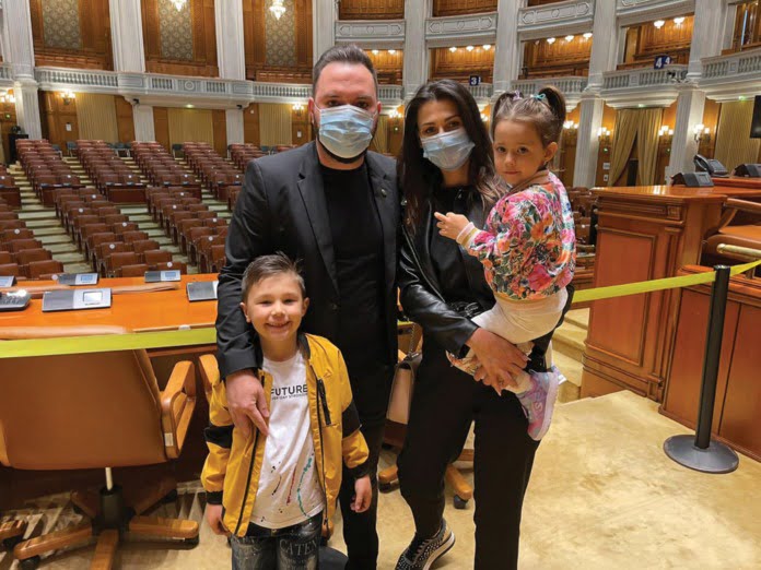 vlad-popescu-familie-parlam