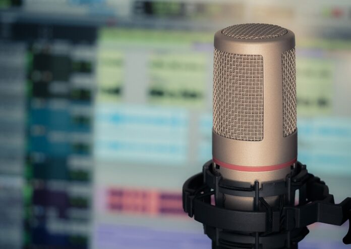 microphone-gdb99ef999_1280