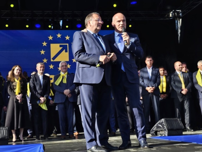 lansare flutur rares