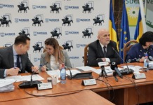 Palmele sînt doar pentru aplauze