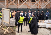 Un om serios, în vizită la Suceava