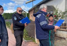 Cîinii latră, primarul trece